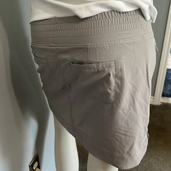 Kyodan Outdoor tennis/golf/ sport skirt with shorts, size S worn 1xBundle & Save - Picture 3 of 3